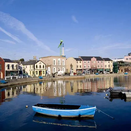 Ivernia Split Level No 2 Town Sleeps 5 Wexford