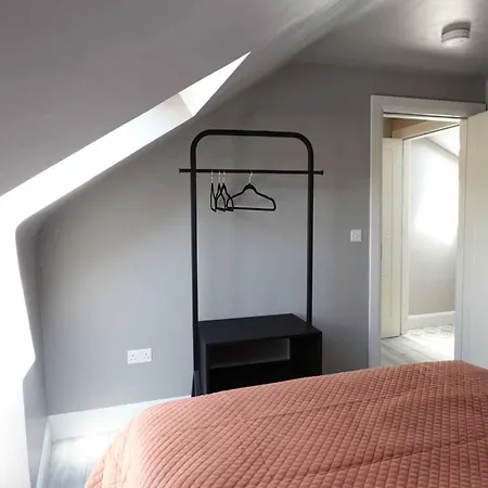 Ferienhaus Ivernia Split Level No 2 Town Sleeps 5