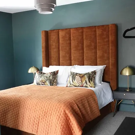 Ferienhaus Ivernia Split Level No 2 Town Sleeps 5 *
